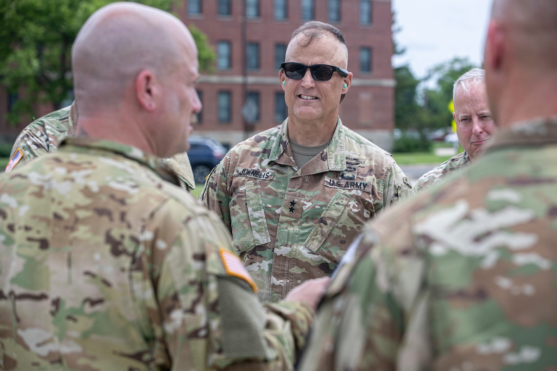 Army Reserve senior leaders tour New Jersey military facilities