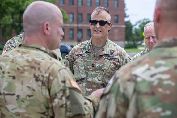 Army Reserve senior leaders tour New Jersey military facilities