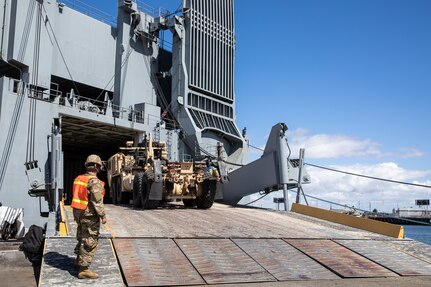 390th Seaport Operations Company Soldiers execute roll-on/roll off operations