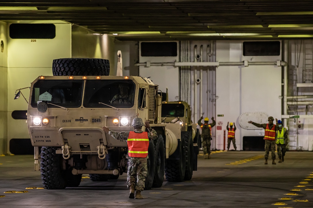 390th Seaport Operations Company Soldiers execute roll-on/roll off operations