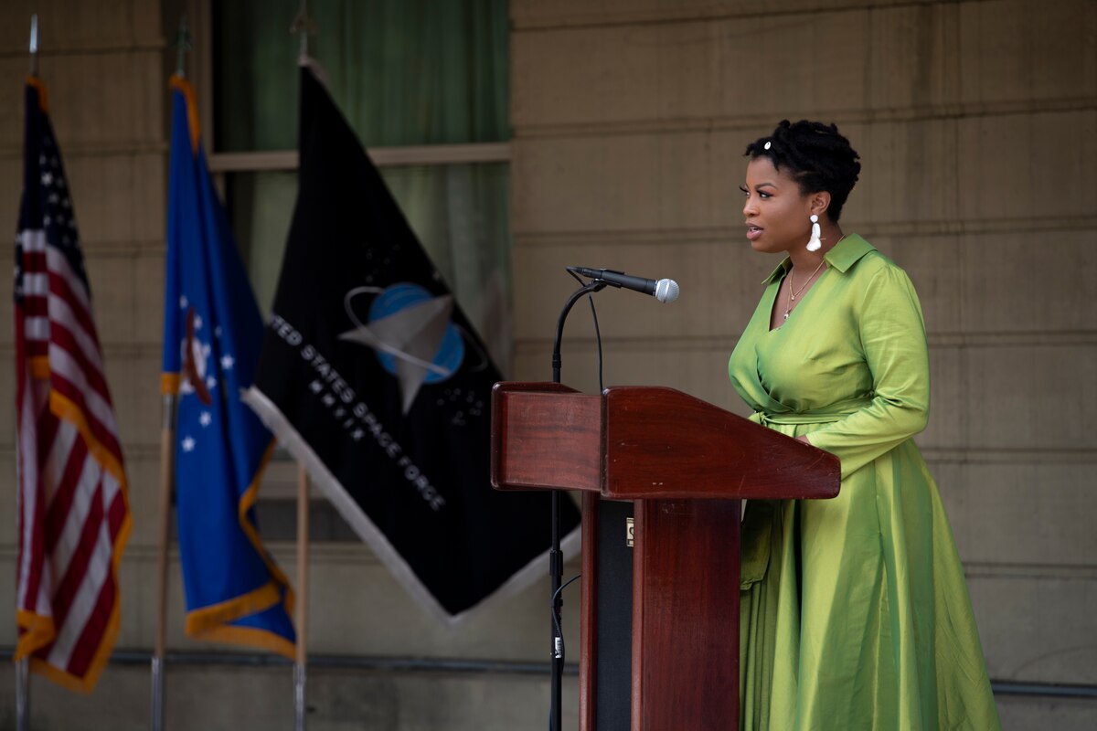 Blake Marshall, Xavier University graduate, recites her original poem ‘Two Americas’ during a Juneteenth Celebration at the Pentagon in Arlington, Va., June 21, 2022. Marshall’s performance was one of several during the event, which commemorated the proclamation of freedom for enslaved people in Texas June 19, 1865. (U.S. Air Force photo by Staff Sgt. Elora J. McCutcheon)