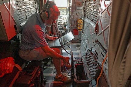 Setting up IRIS onto a B-52 before an aerial demonstration