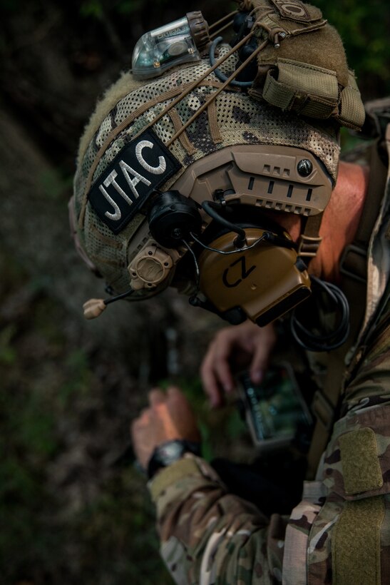 Joint Fast-Rope Training at Exercise Gunslinger 22