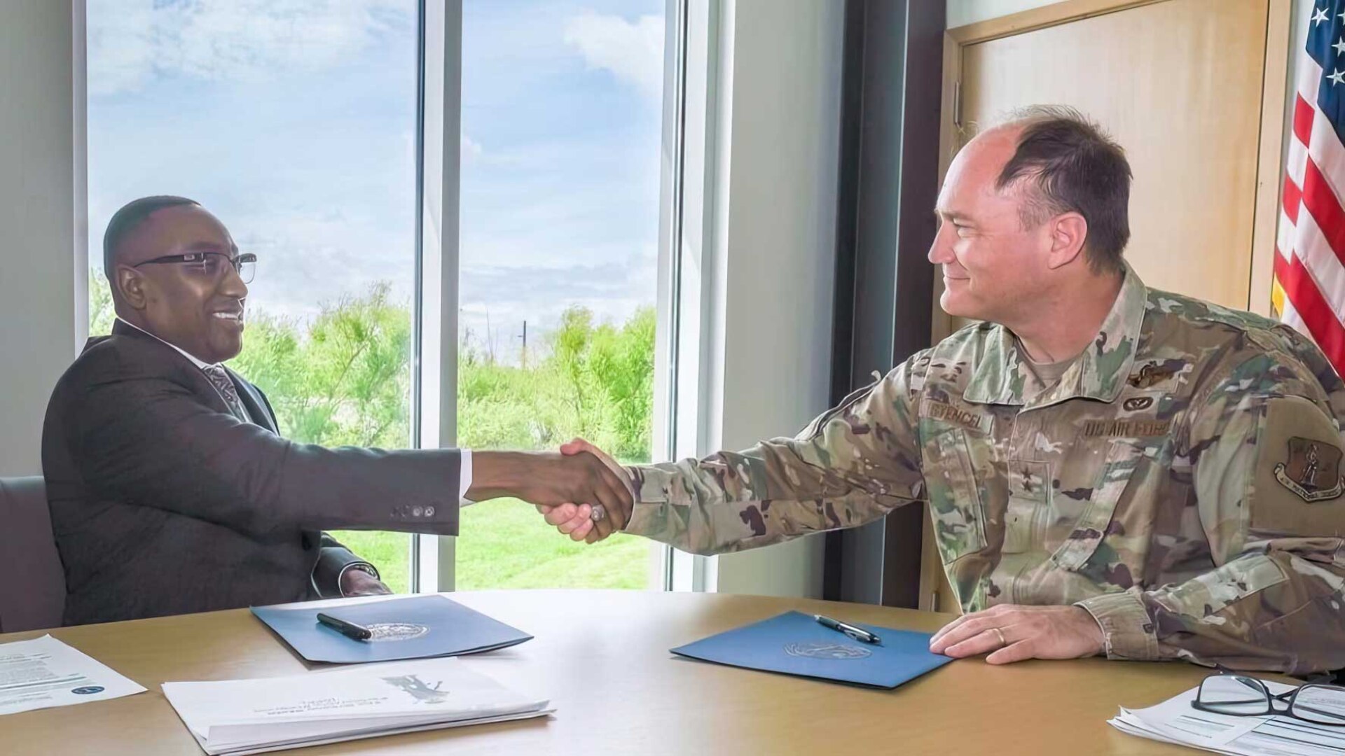 DTRA’s Building Partnerships Director recently traveled to Oregon and Utah to meet with The Adjutant Generals of the Oregon and Utah National Guard.  The purpose of this trip was to build on DTRA’s relationships with the Oregon National Guard and Utah National Guard.