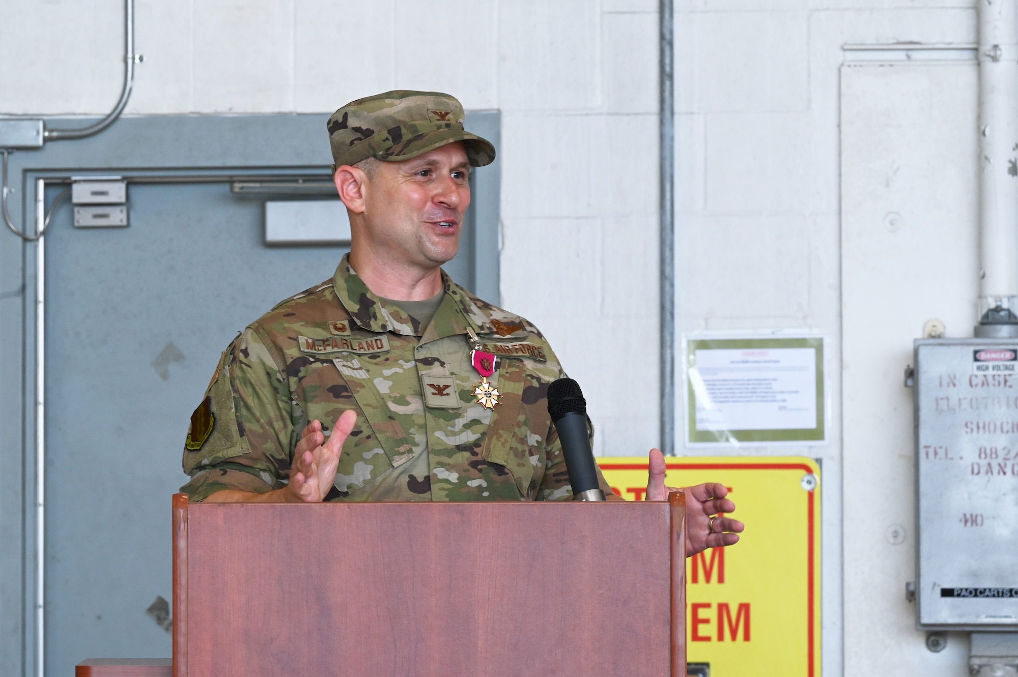 Preston assumed command of the 33rd MXG from U.S. Air Force Col. James McFarland where he will lead Airmen as they work to deliver safe, reliable and on-time aircraft to support F-35A Lightning II pilot and maintainer training.