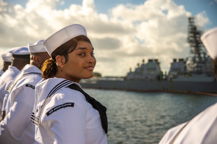 USS Jason Dunham (DDG 109) returns to homeport at Mayport, Fla.