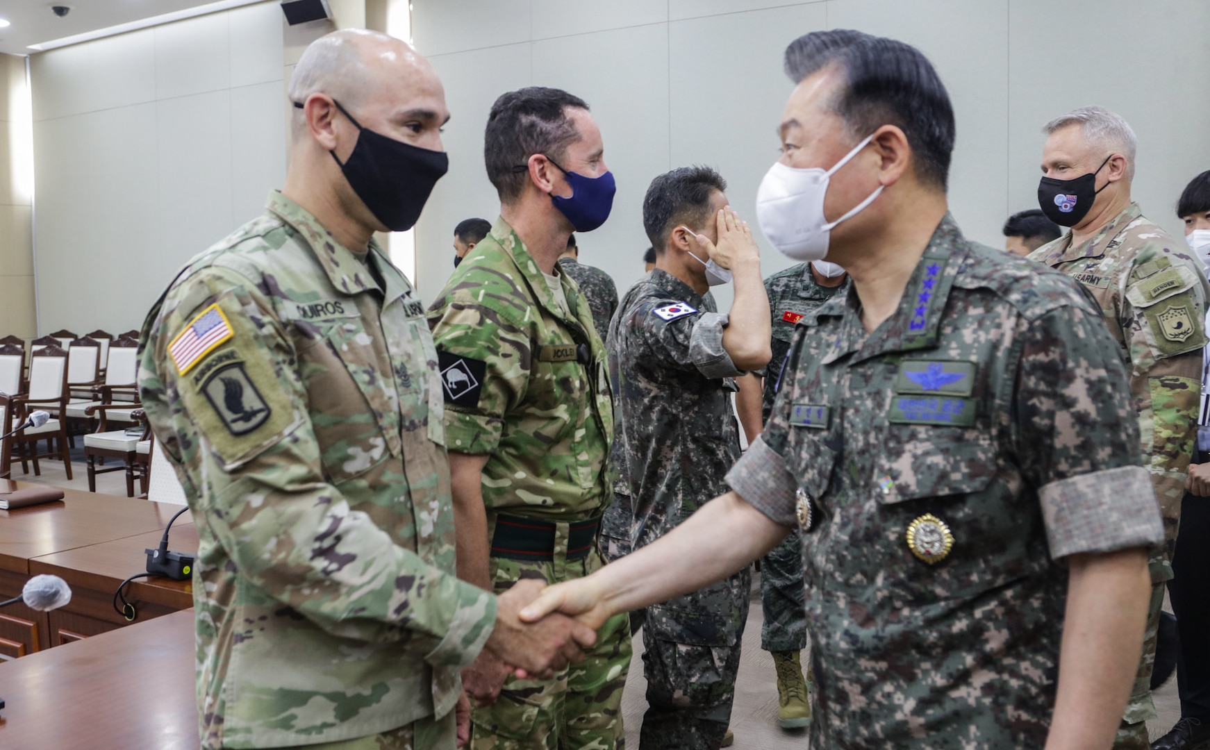 Sgt. Maj. Miguel A. Quiros, joint operations senior enlisted advisor with U.S. Forces Korea, greets Gen. In-choul Won, Republic of Korea Chairman of the Joint Chiefs of Staff at the ROK JCS Headquarters, June 21, 2022.
