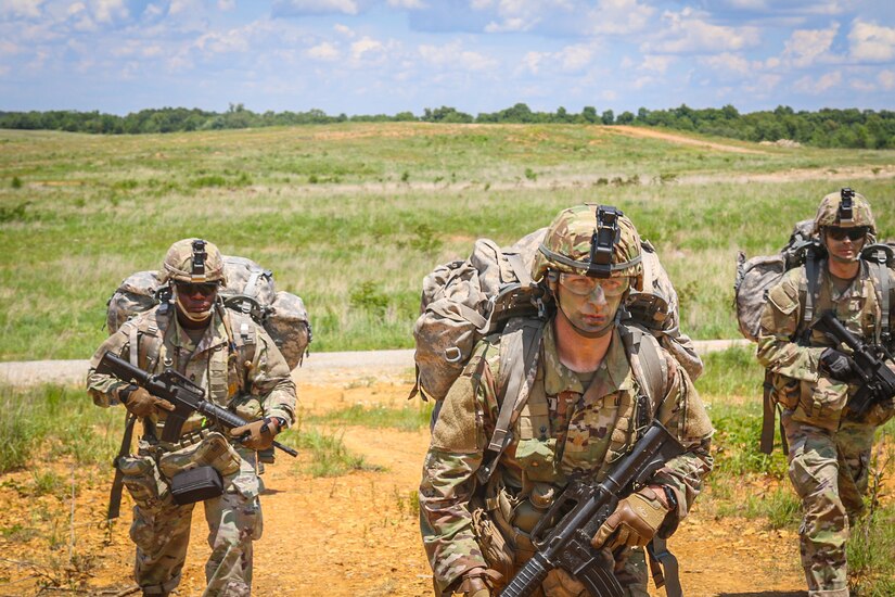 Soldiers assigned to 4th Cavalry, Multifunction Training Brigade, 1st Army Division East, earn their spurs.