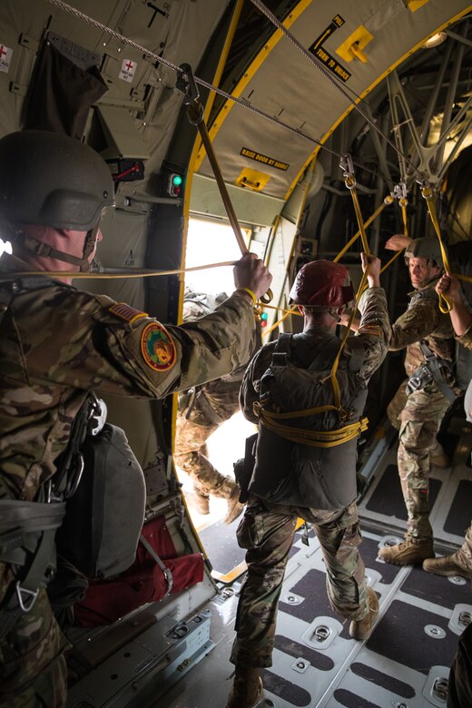 Utah, Moroccan, and Tunisian Paratroopers Jump Together at African Lion 22  > Utah National Guard > News Article View
