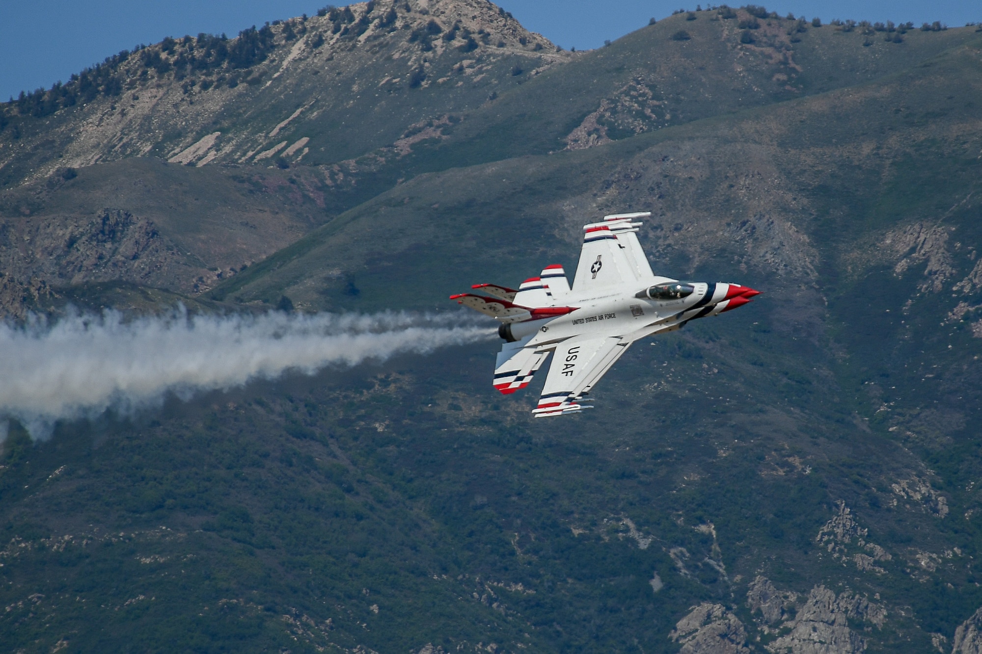 Thunderbirds jets fly in formation.