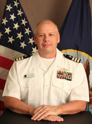 xo > Commander, Navy Region Southeast > Bio Detail