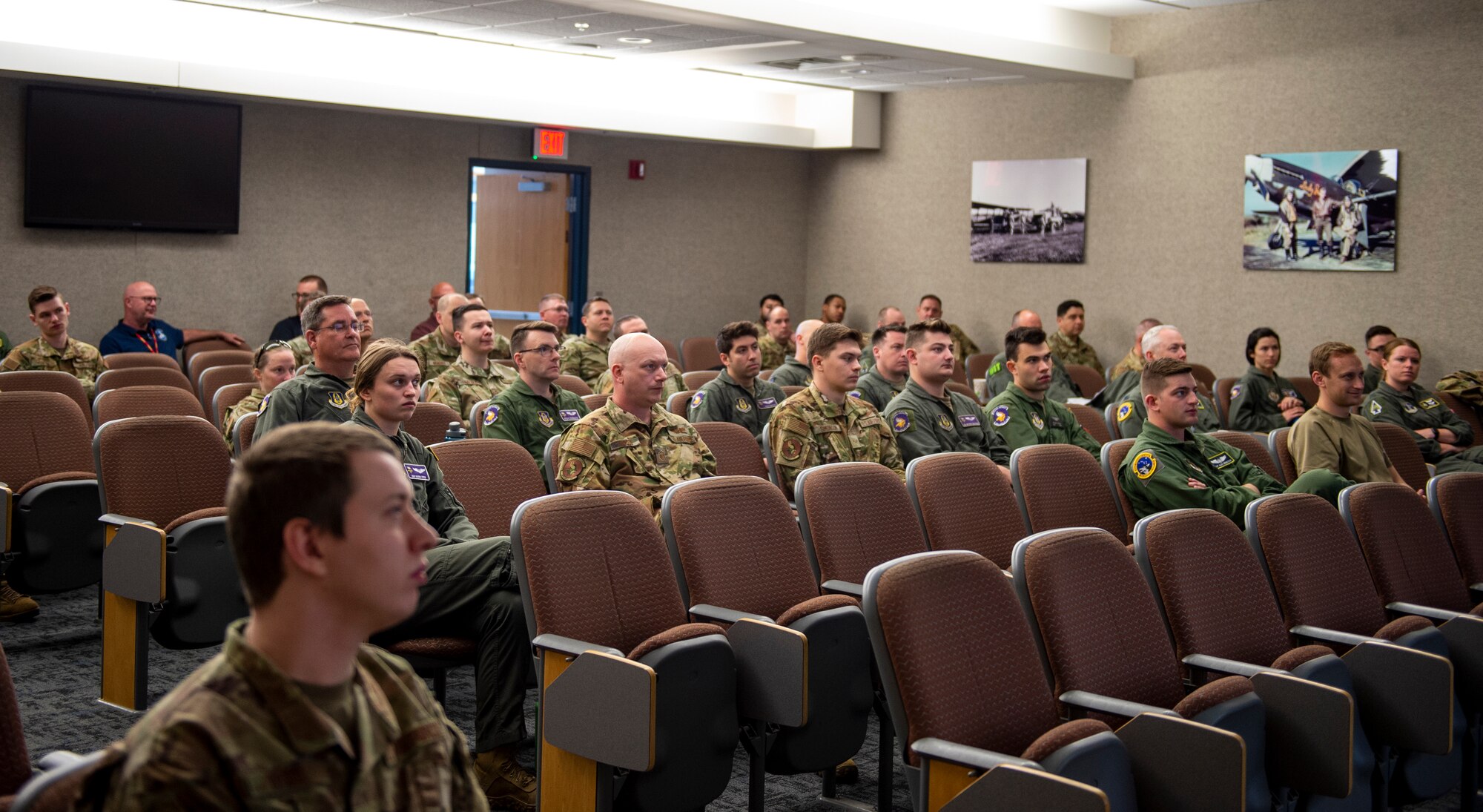 U.S. Air Force Airmen from the 133rd Operations Group, 934th Operations Group, and 374th Operations Group attended a briefing about the new M69 Joint Service Aircrew Mask Strategic Aircraft (JSAM-SA) in St. Paul, Minn., June 9, 2022.