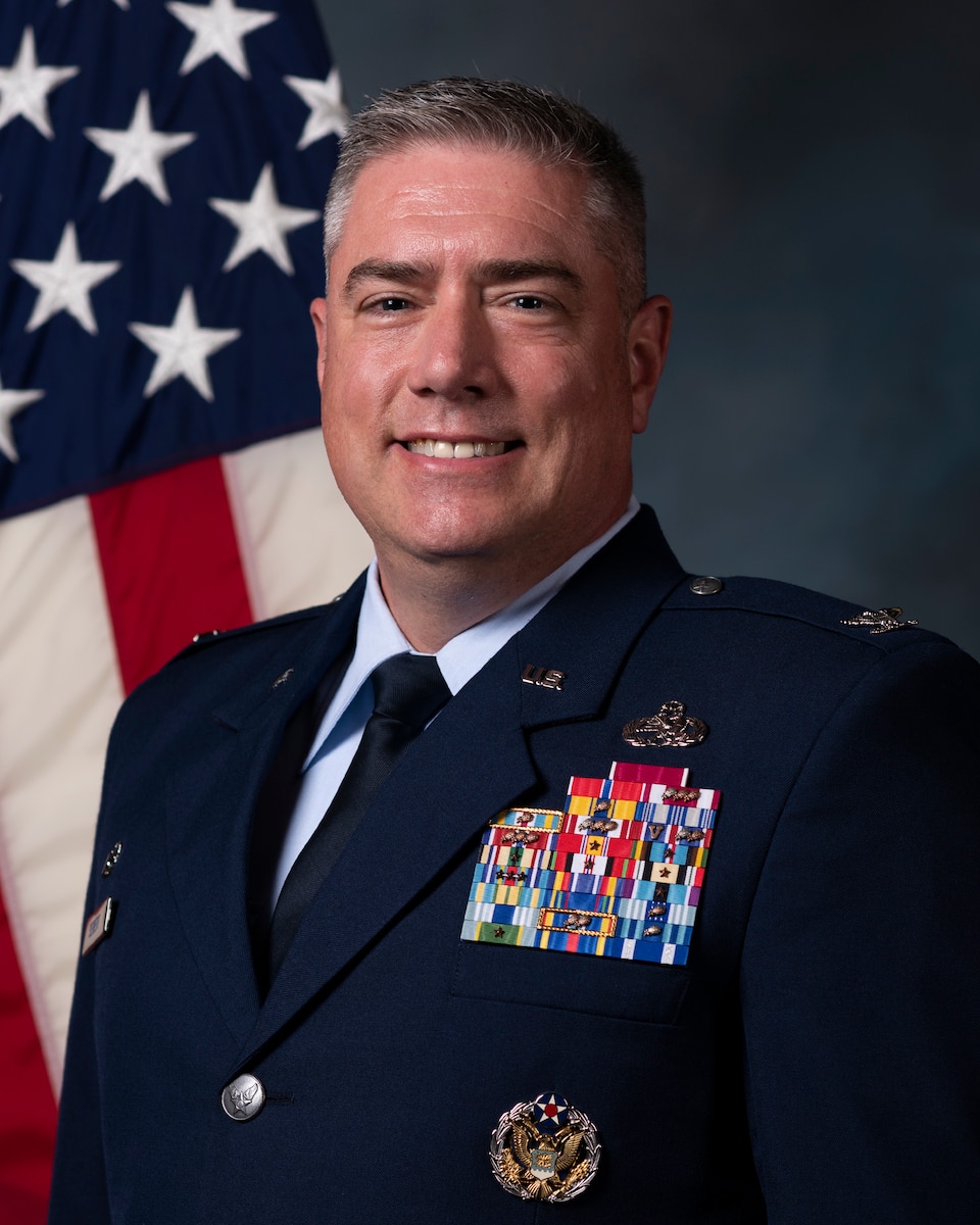 Official portrait for Col. Harry L. Seibert, Jr.