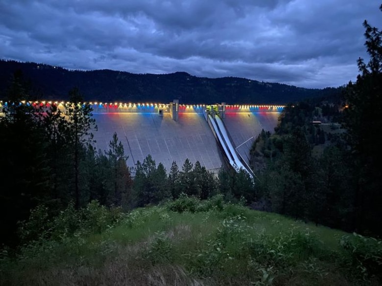 red white and blue lights on dworshak dam