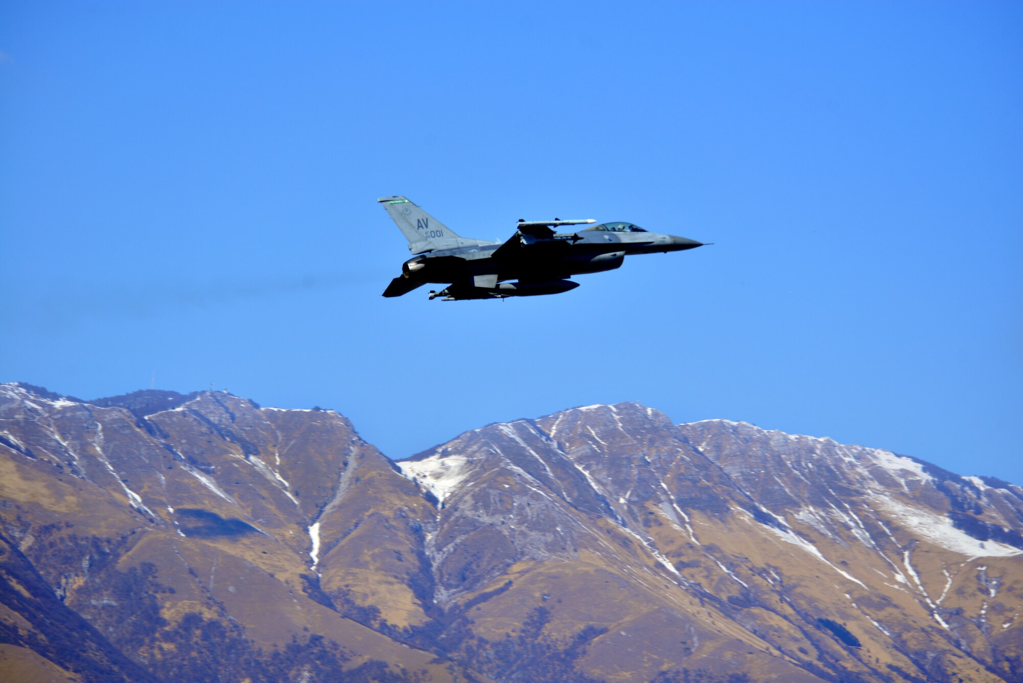 A U.S. Air Force F-16 Fighting Falcon pilot from the 555th Fighter Squadron takes-off at Aviano Air Base, Italy, Feb. 28, 2022. The flight will support NATO’s enhanced air policing mission; integrate with allies and partners in the Black Sea region in an increased defensive posture along NATO’s border and to reinforce regional security. (U.S. Air Force photo by Airman First Class Thomas Calopedis)
