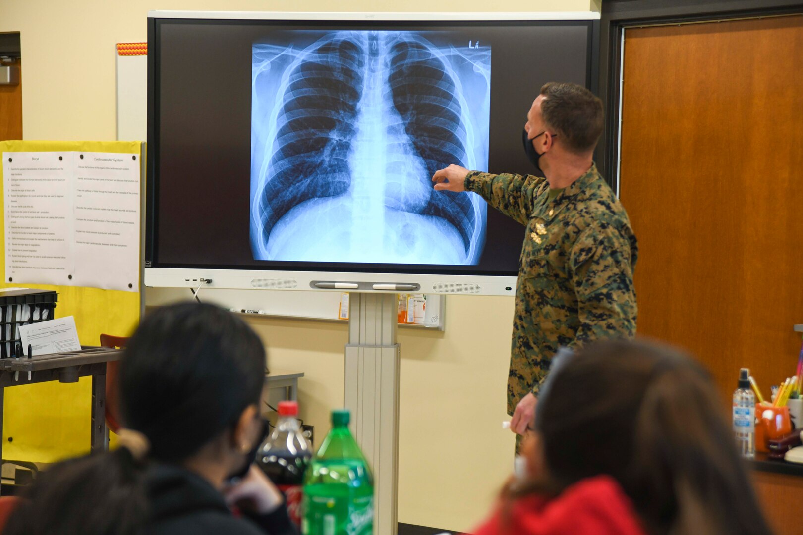 fter an 18-month pause due to the COVID-19 pandemic, Naval Medical Center Camp Lejeune is reviving their STEM outreach with local area schools. On February 16, anatomy and physiology students at Lejeune High School aboard Marine Corps Base Camp Lejeune got a close-up look at what a heartbeat looks like during an echocardiogram presentation from NMCCL staff.