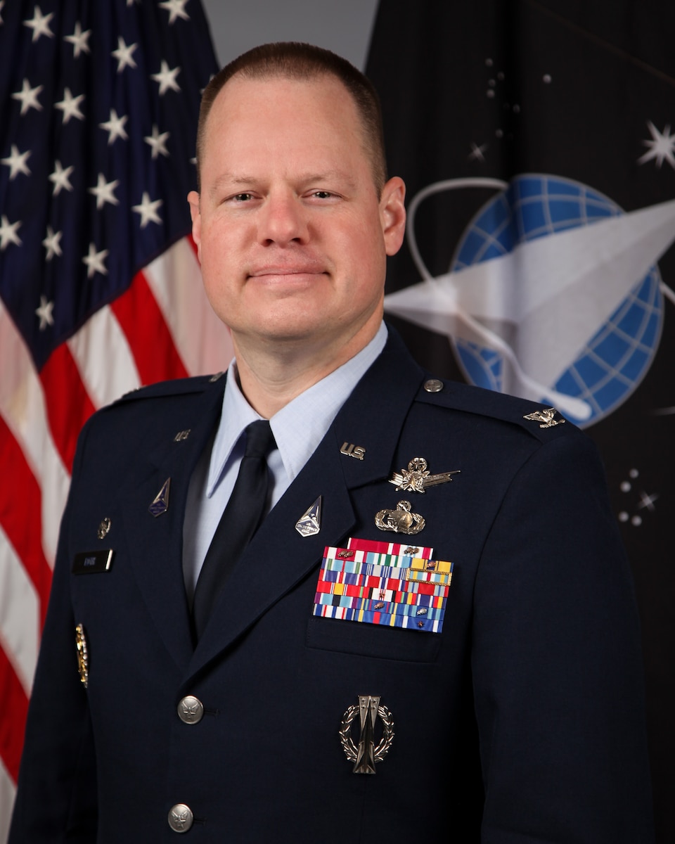 Official photo of Col. Joseph J. Roth