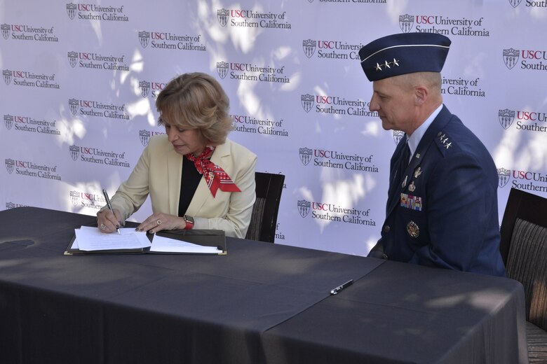 USC President Carol Folt & SSC Commander Lt. Gen. Michael A Guetlein
