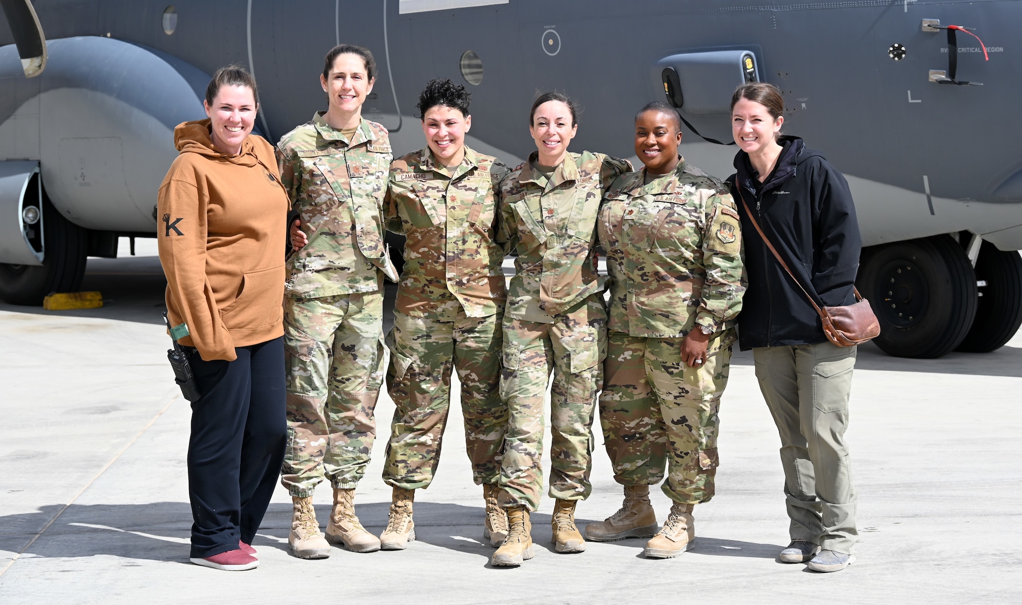 Female Red Tail commanders