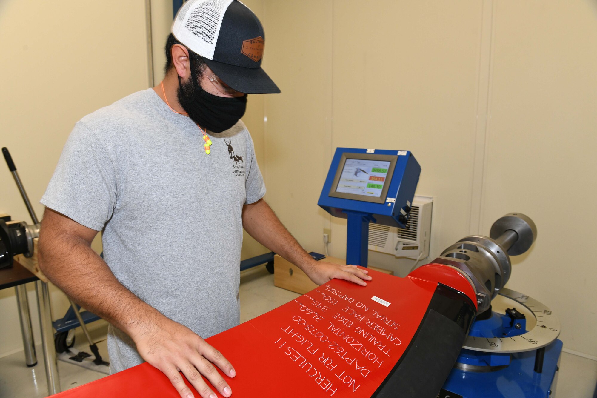 WR-ALC opens new C-130J aircraft propeller repair facility > Robins Air Force Base > Article Display