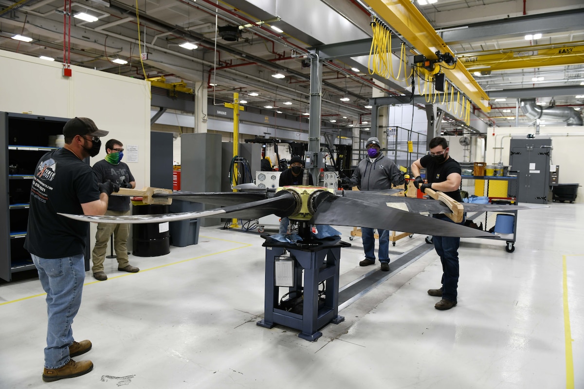 WRALC opens new C130J aircraft propeller repair facility > Air Force