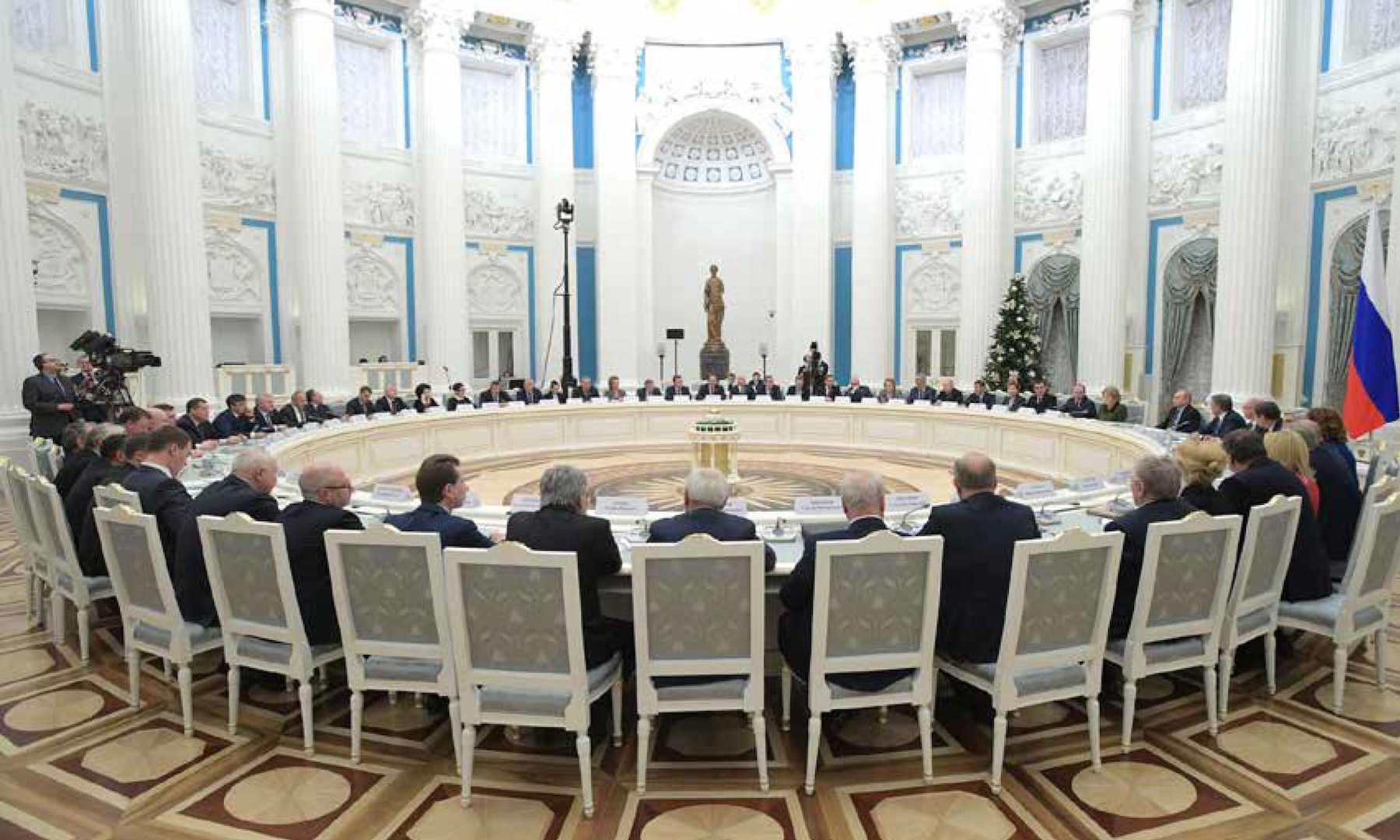 Vladimir Putin meets in the Kremlin with the leaders of the
Federation Council, the State Duma, and dedicated committees of both chambers, December 25, 2018. (President of Russia Web site/Kremlin.ru)