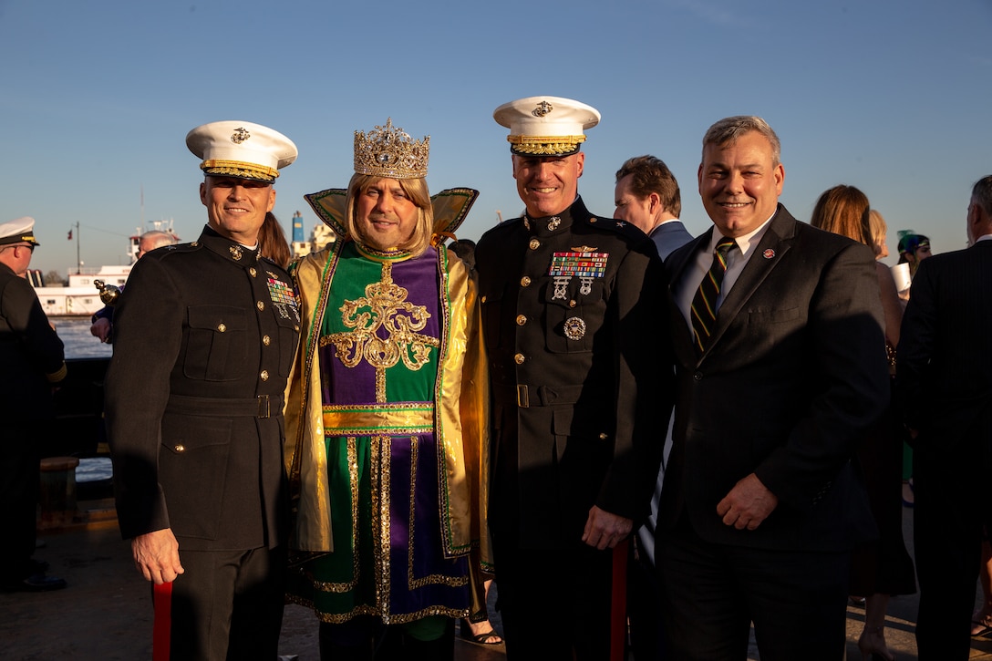 New Orleans Celebrates Lundi Gras with arrival of Rex, Zulu