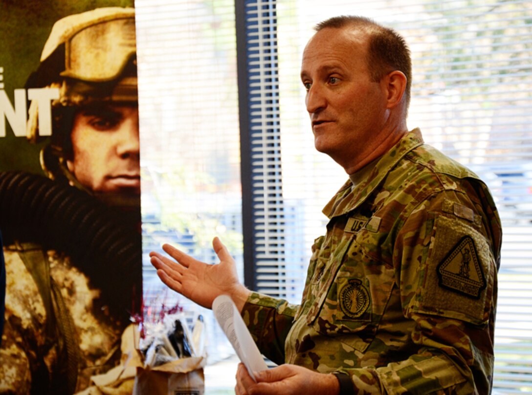 Va. National Guard recruiters celebrate opening of new recruiting station