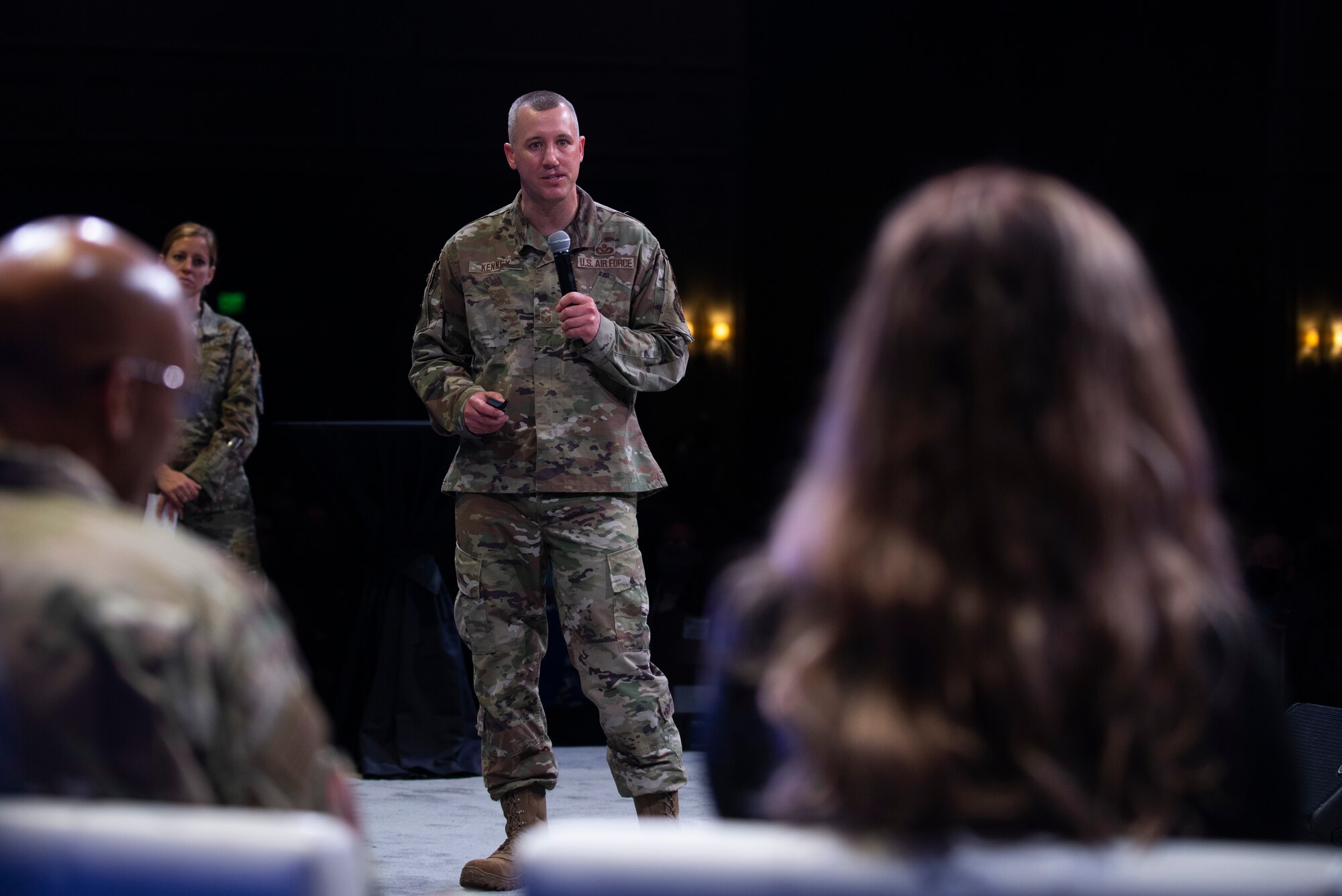 Senior Master Sgt. Brent Kenney, 52nd Fighter Wing, Spangdahlem Air Base, Germany, pitches his idea to judges at the Air Force Association’s Warfare Symposium in Orlando, Fla., March 4, 2022. Kenney was named the Spark Tank 2022 champion with “Project Arcwater,” a simple, green, expedited way to save energy and provide drinking water by using solar fabric and environmental water harvesting in an agile combat employment. (U.S. Air Force photo by Tech. Sgt. Armando A. Schwier-Morales)