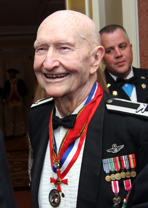 On June 16, 2016, the Honorary Colonels Corps of Utah awarded a Bronze Minuteman to retired Col. Gail Halvorsen for a lifetime of dedicated military service and for his positive impact to German American relations since World War II. The event honors civic and local leaders and philanthropists for their contributions and dedication to their communities.