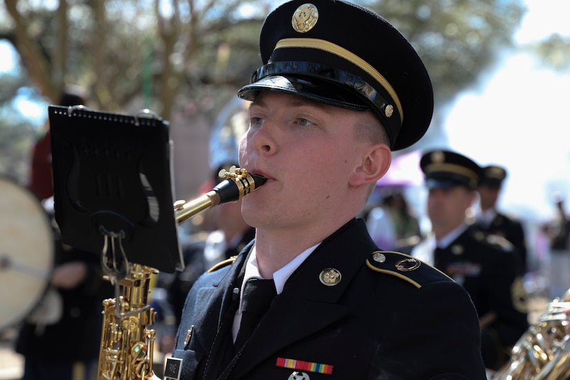 313th Army Band performed in Mardi Gras 2022 parade