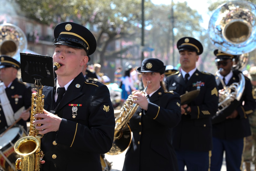 313th Army Band performed in Mardi Gras 2022 parade