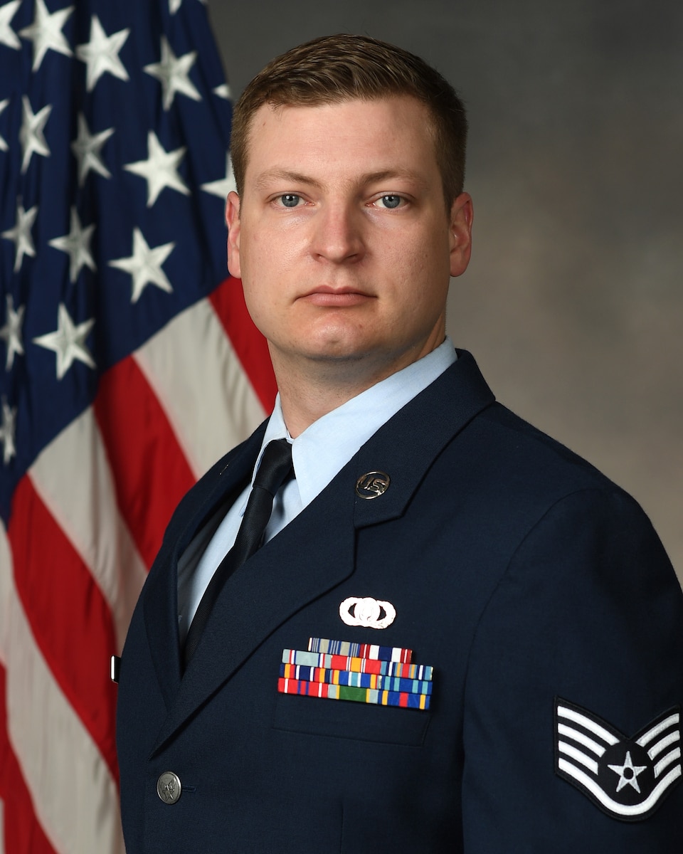 Official Photo of Staff Sergeant Chris Hanson