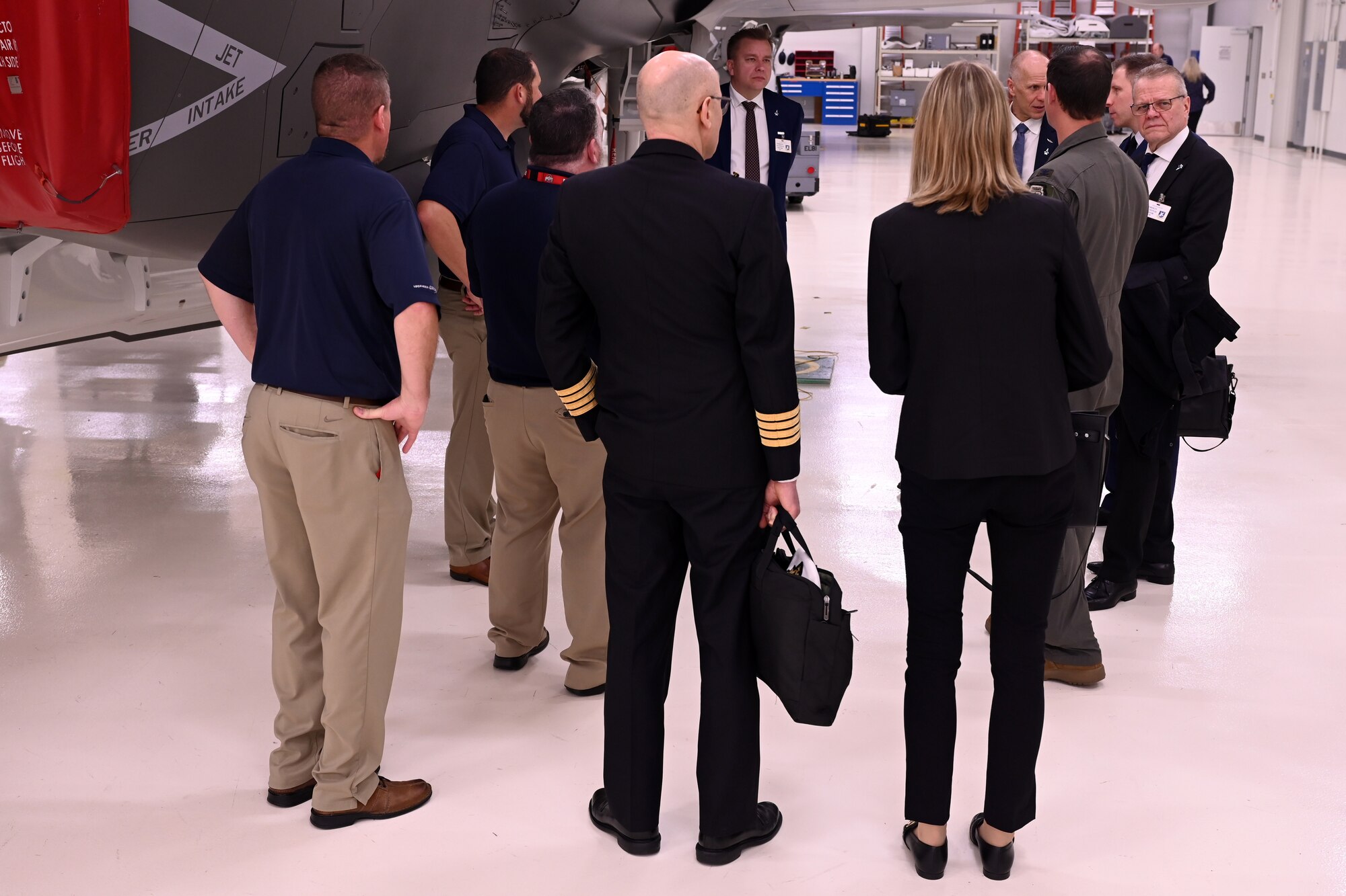Finland Minister of Defence visits the 33rd Fighter Wing