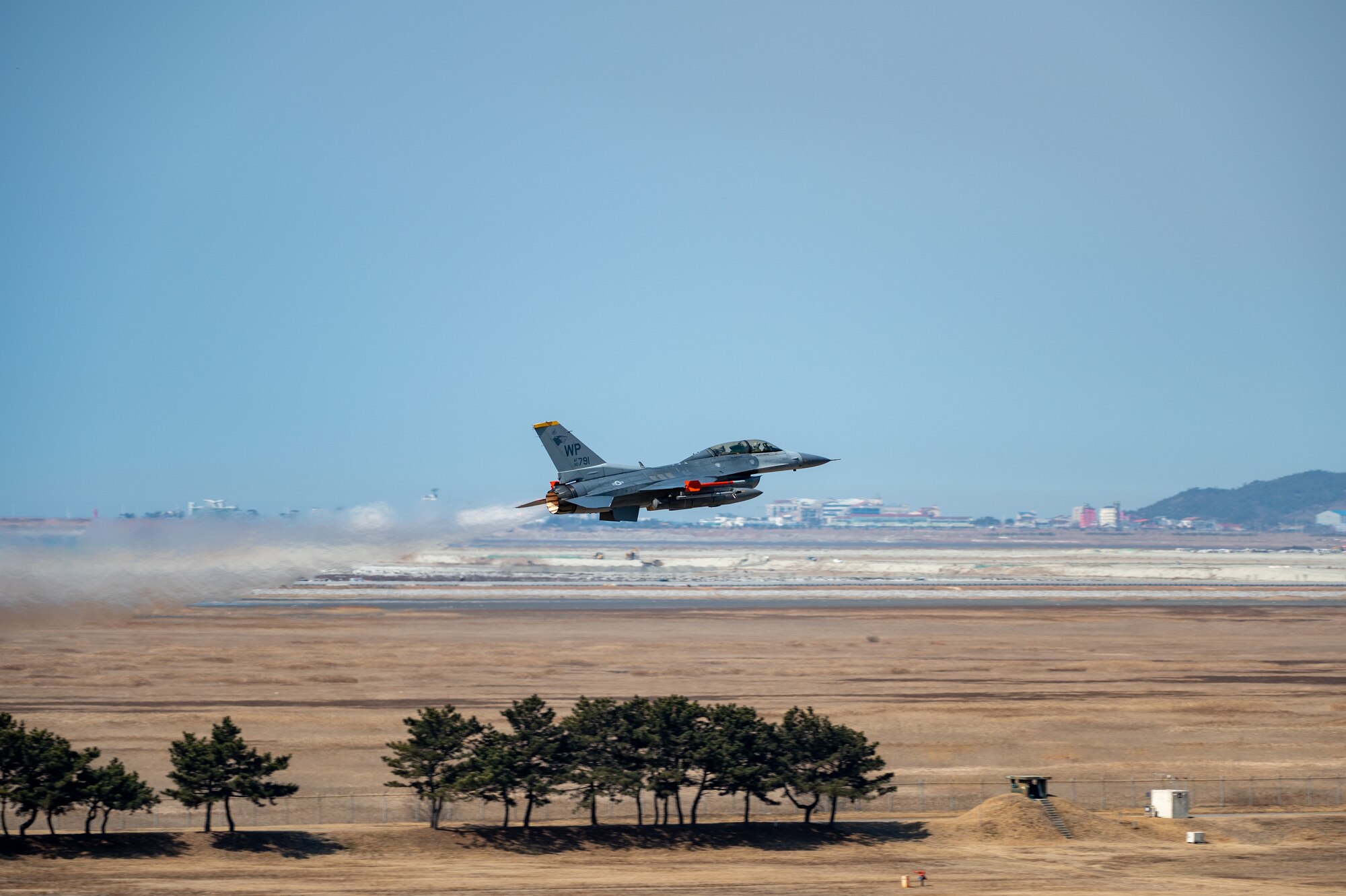 F-16 Fighting Falcons fly at Kunsan Air Base, Republic of Korea