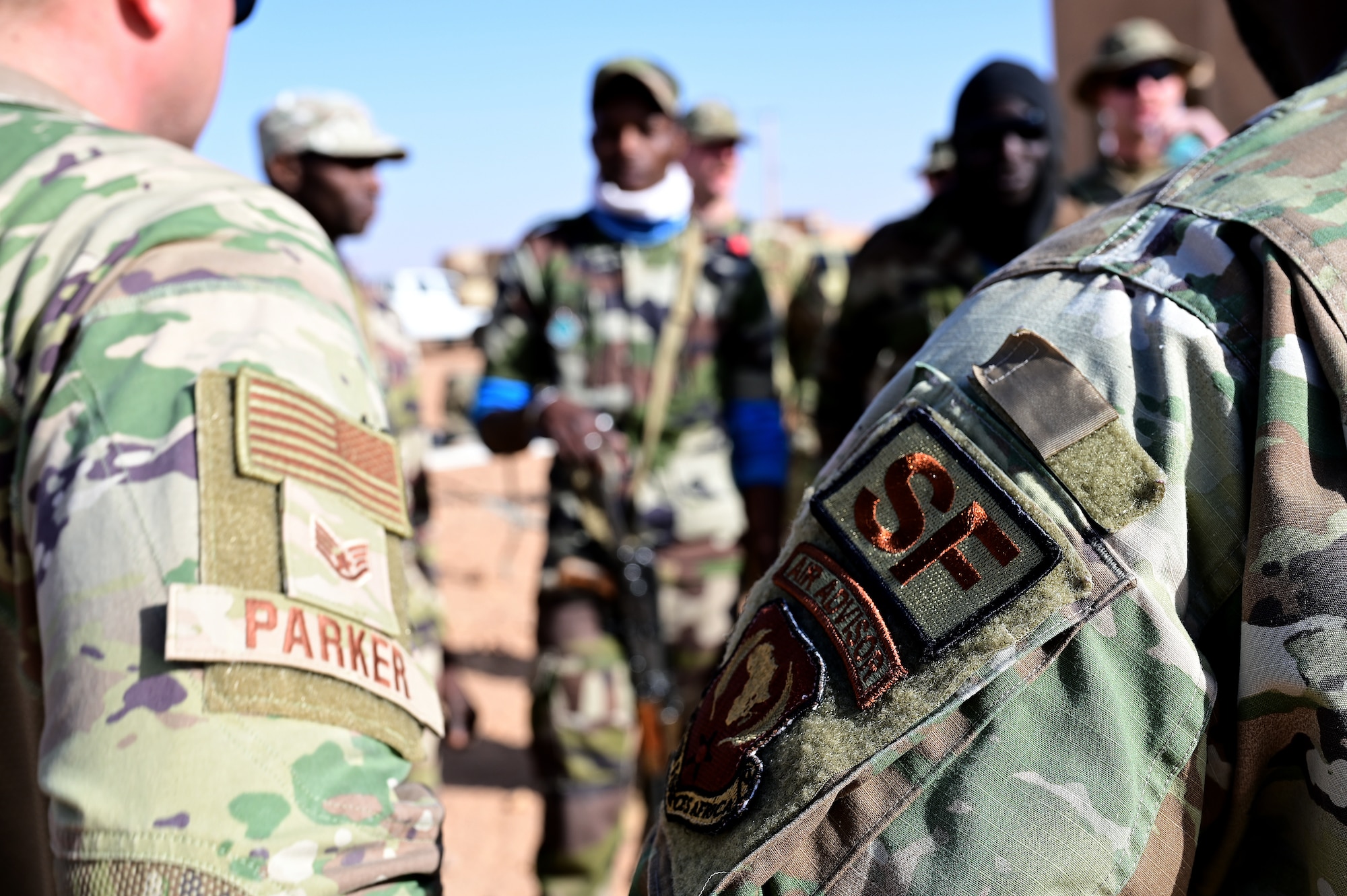 The 409th Expeditionary Security Forces Squadron air advisors provided training to the Nigerien Armed Forces (French language: Forces Armées Nigeriennes), at Nigerien Air Base 201, Agadez, Niger, Jan. 21, 2022 This training is part of an eight-week course, where 30 FAN members trained on various tactics to help strengthen their defense capabilities and counter-transnational threats. (U.S. Air Force photo by Tech. Sgt. Stephanie Longoria)