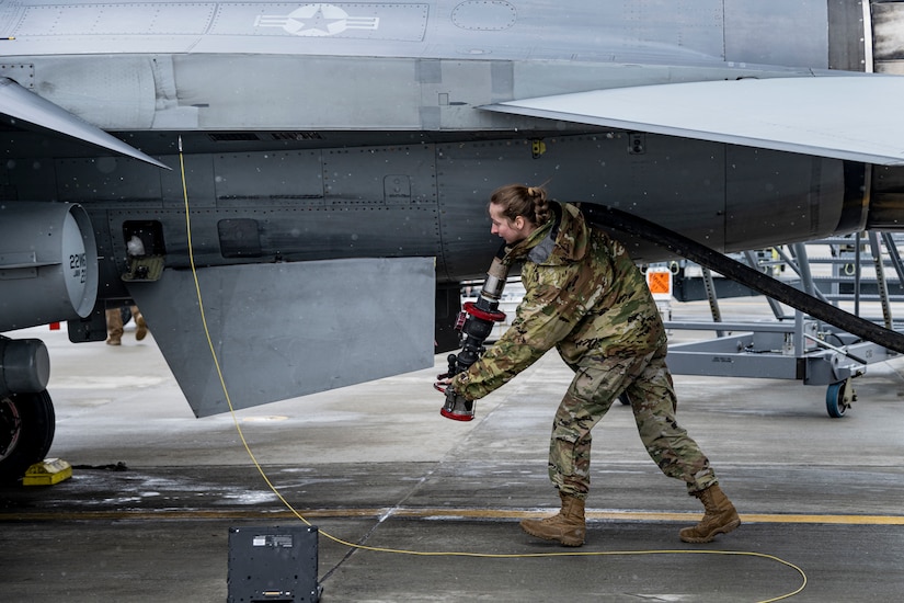 Maintainer works on jet.