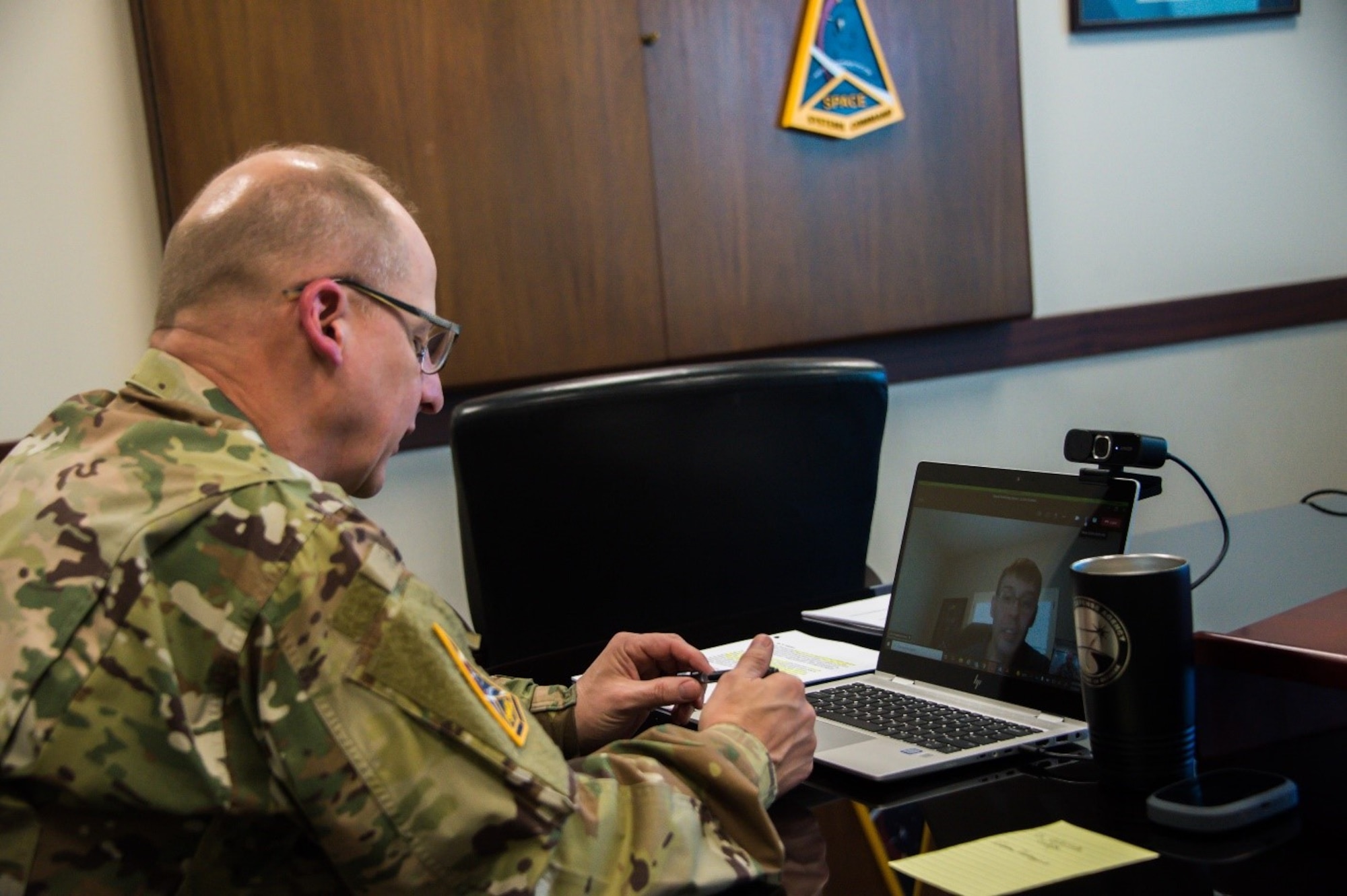 Lt. Gen. Michael A. Guetlein, SSC commander, meets virtually with one of his mentees during the SSC Spring Speed Mentoring Event on March 1 where SSC personnel across the Command’s 15 operating locations were invited to participate in one-on-one sessions with SSC leaders.