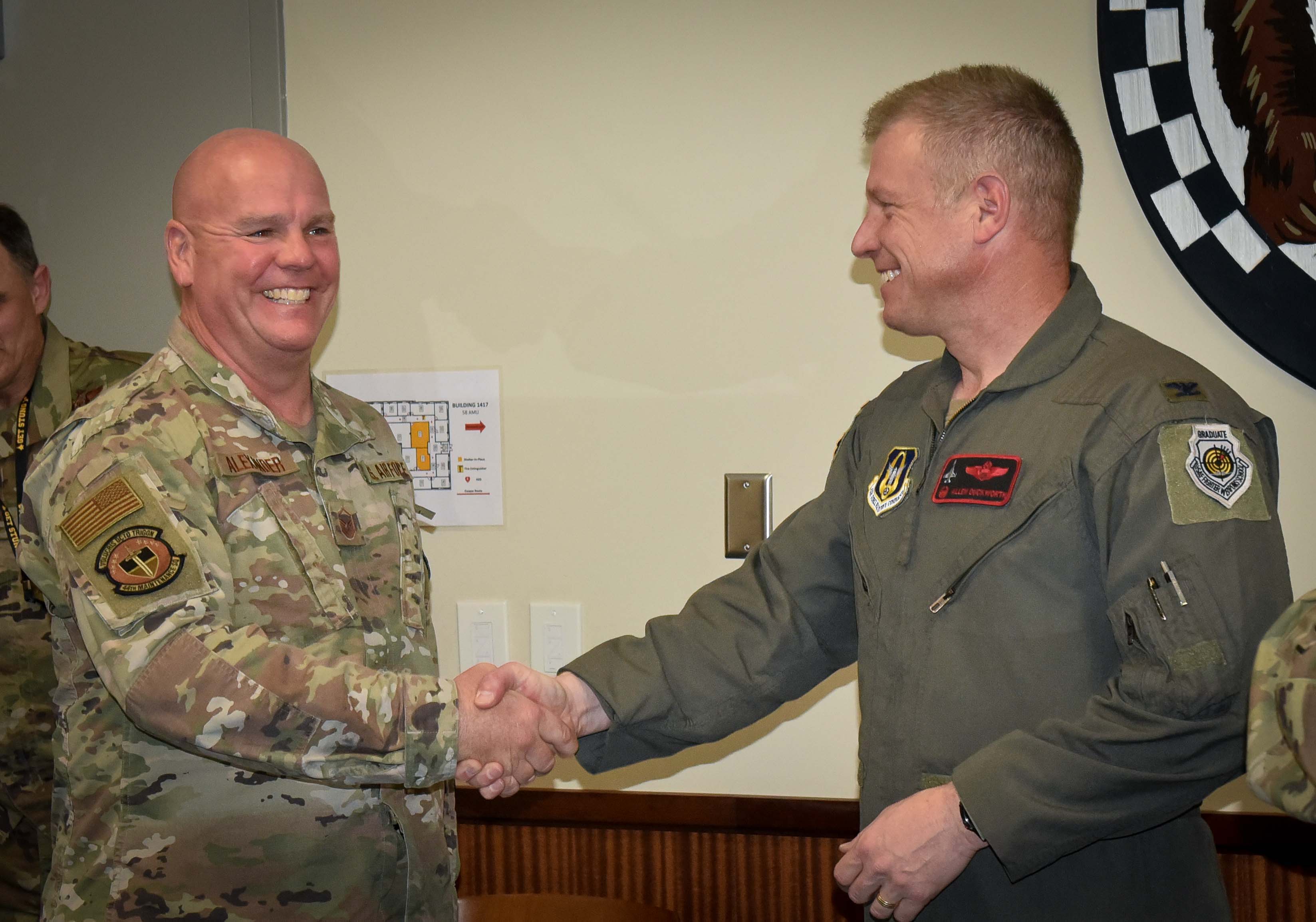 GQ1398◇Honor gathering : tasmania 83rd FWS welcomes new commander > Tyndall Air Force Base