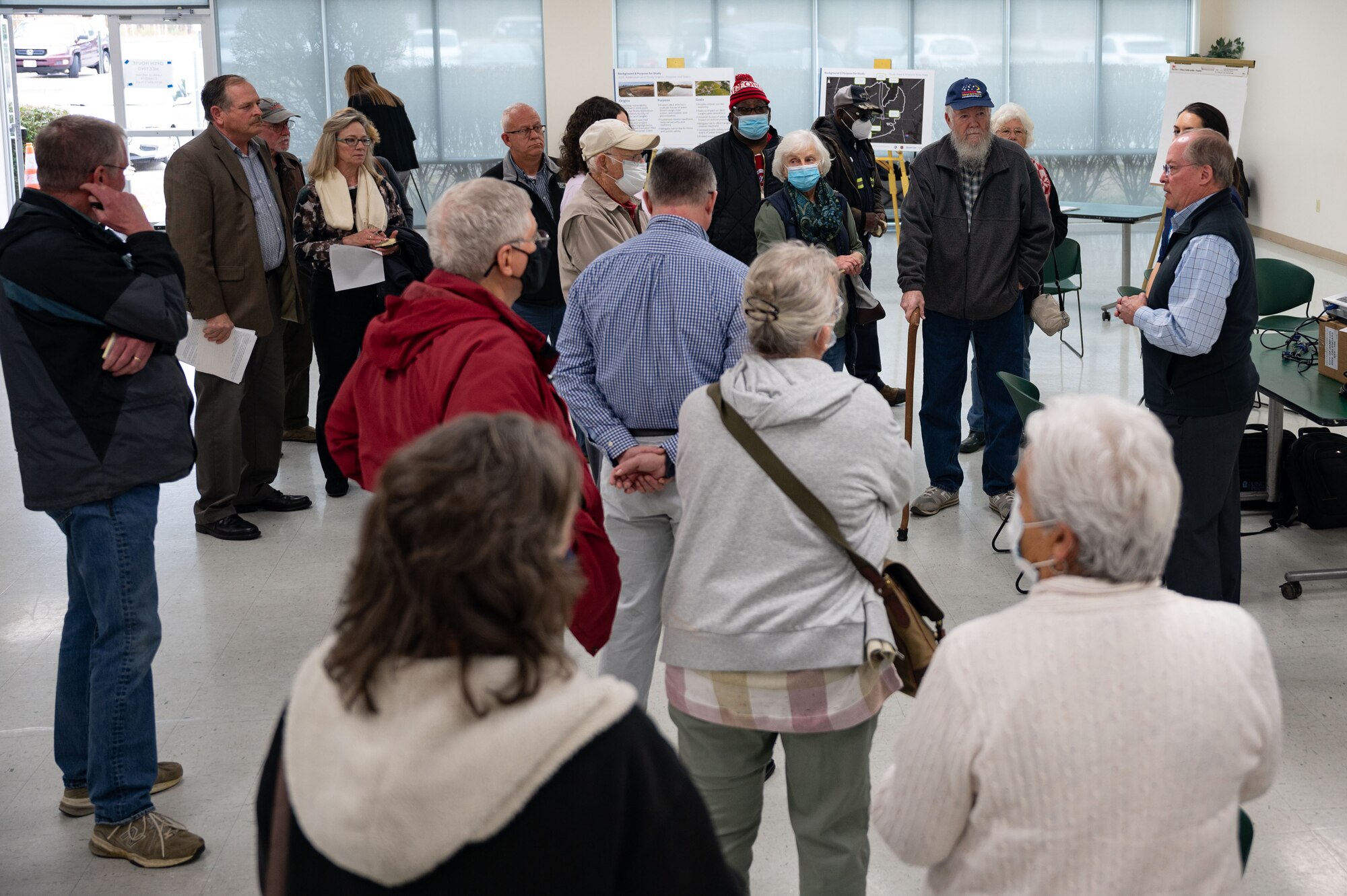 Bruce Sturk speaks to Hampton residents