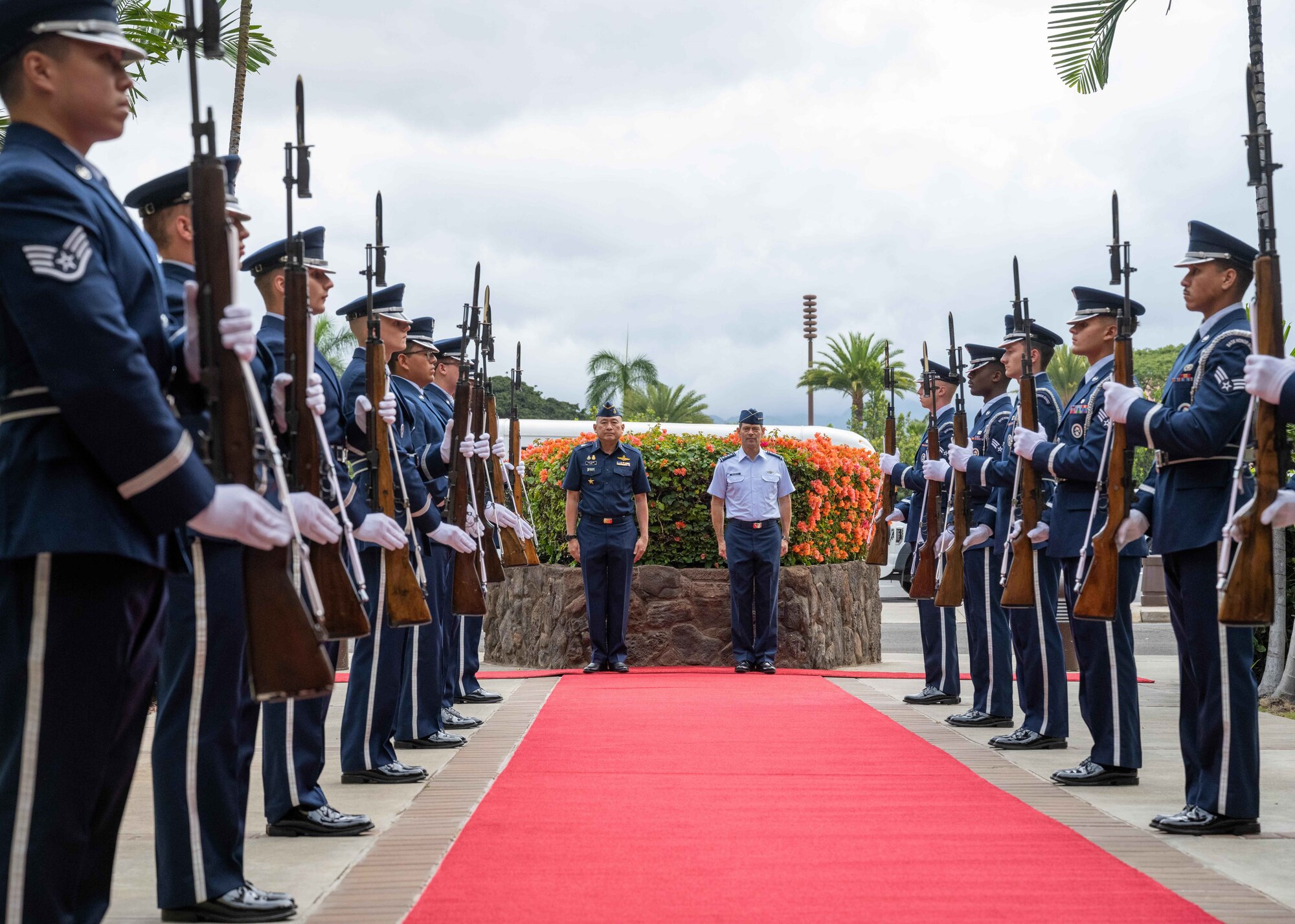 Royal Thai Air Forces Command-in-Chief stands with the commander of Pacific Air Forces.