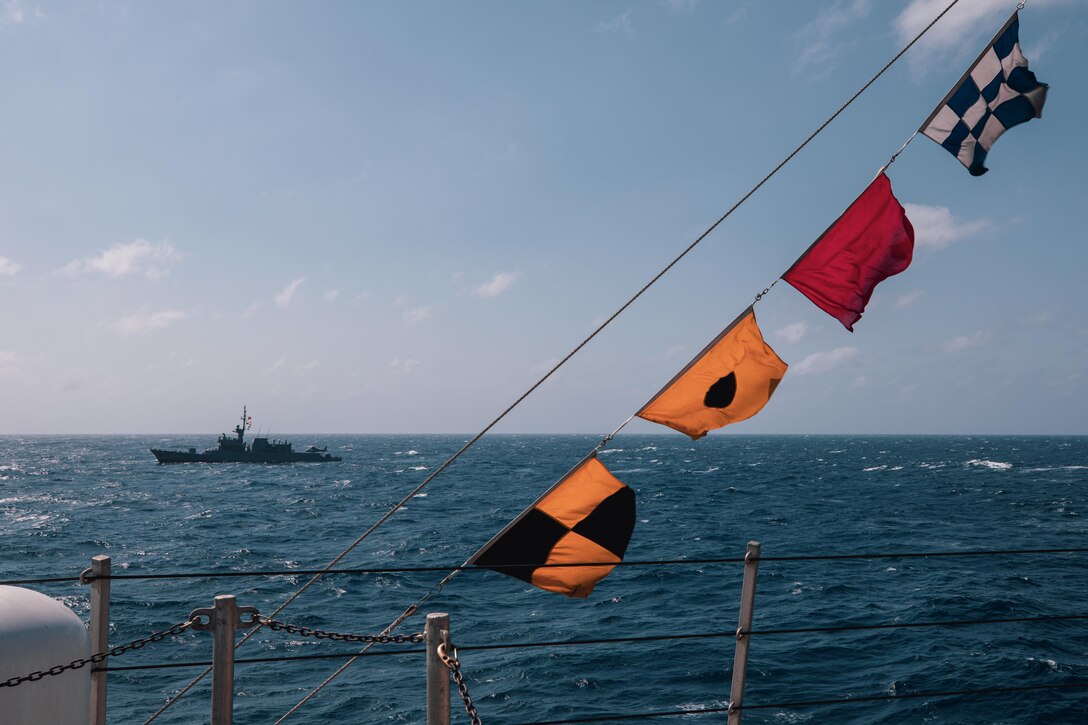 The Colombian navy Almirante Padilla-class frigate ARC Independiente sails alongside the Freedom-variant littoral combat ship USS Billings.