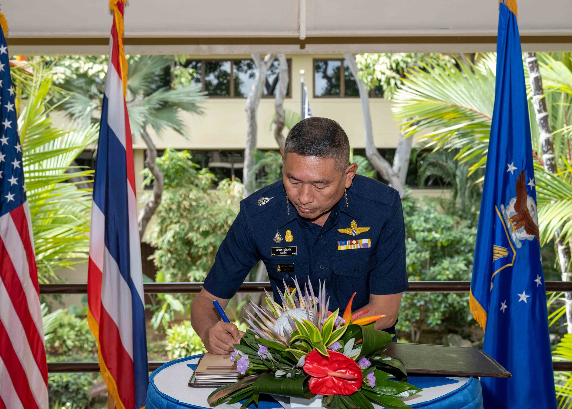 Royal Thai Air Force Commander-in-Chief visits Pacific Air Forces Headquarters