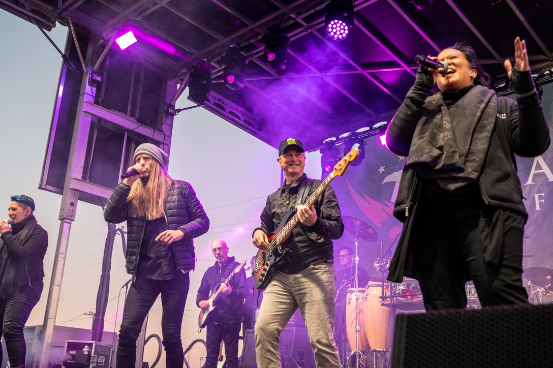 Gary Sinise and the Lt. Dan Band performed a free concert at Wings Field on Edwards Air Force Base, California, March 11, to show their support for the military.