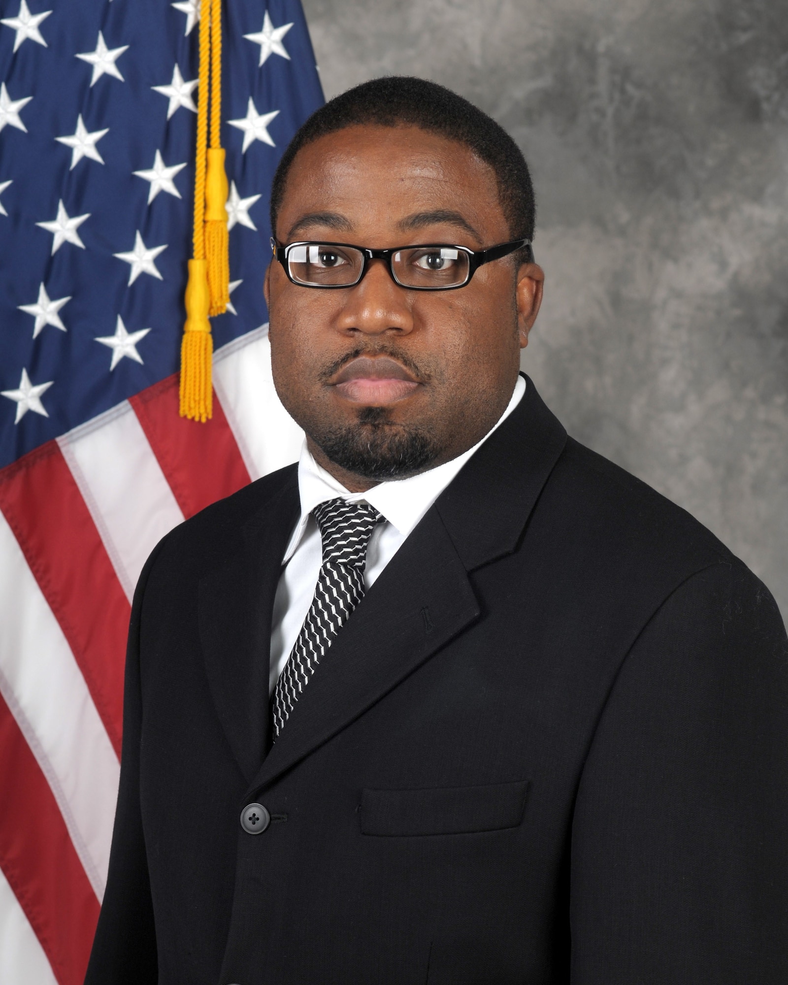 Dr. Keith L. Hardiman, Director of Information Management for the Office of the Administrative Assistant to the Secretary of the Air Force talks about his experiences being mentored throughout his career and his role as a mentor.