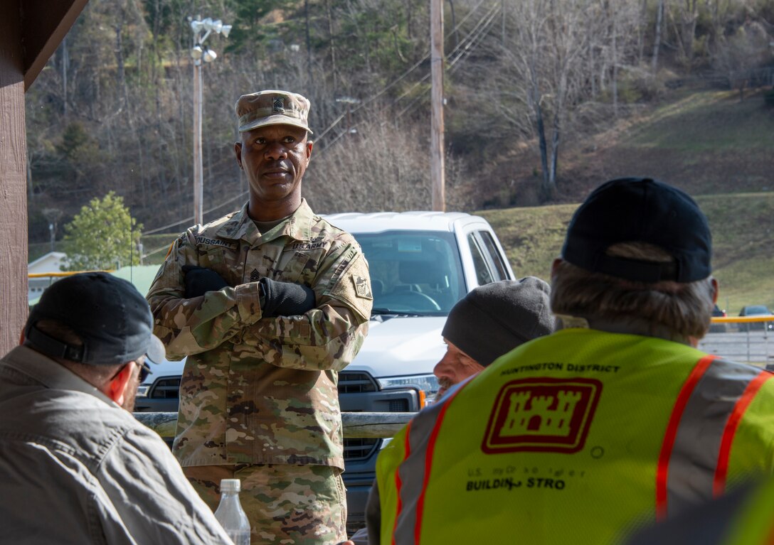 USACE Command Sergeant Major Visits Huntington