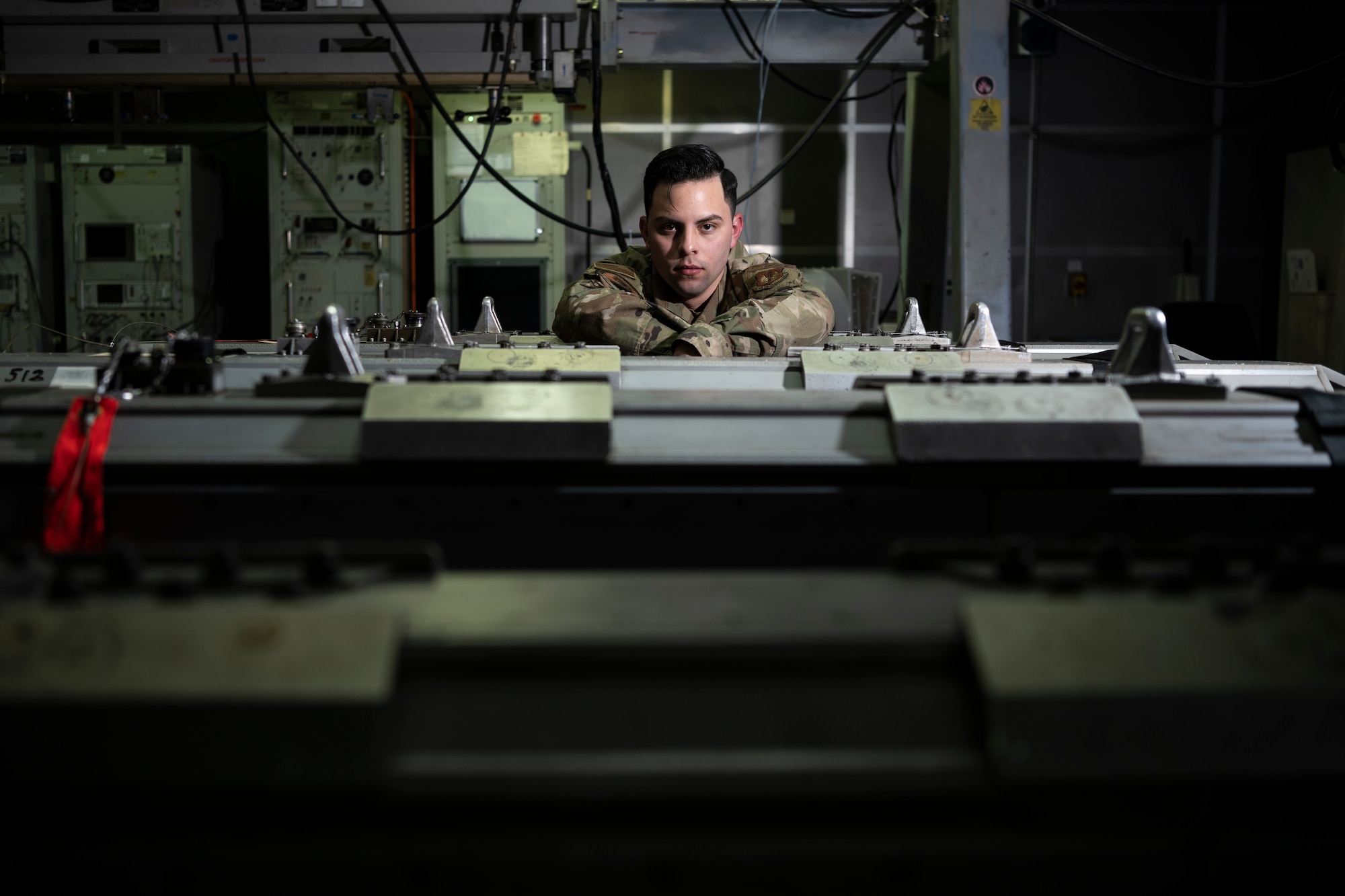 52nd Fighter Wing Airmen work with electronic countermeasure pod