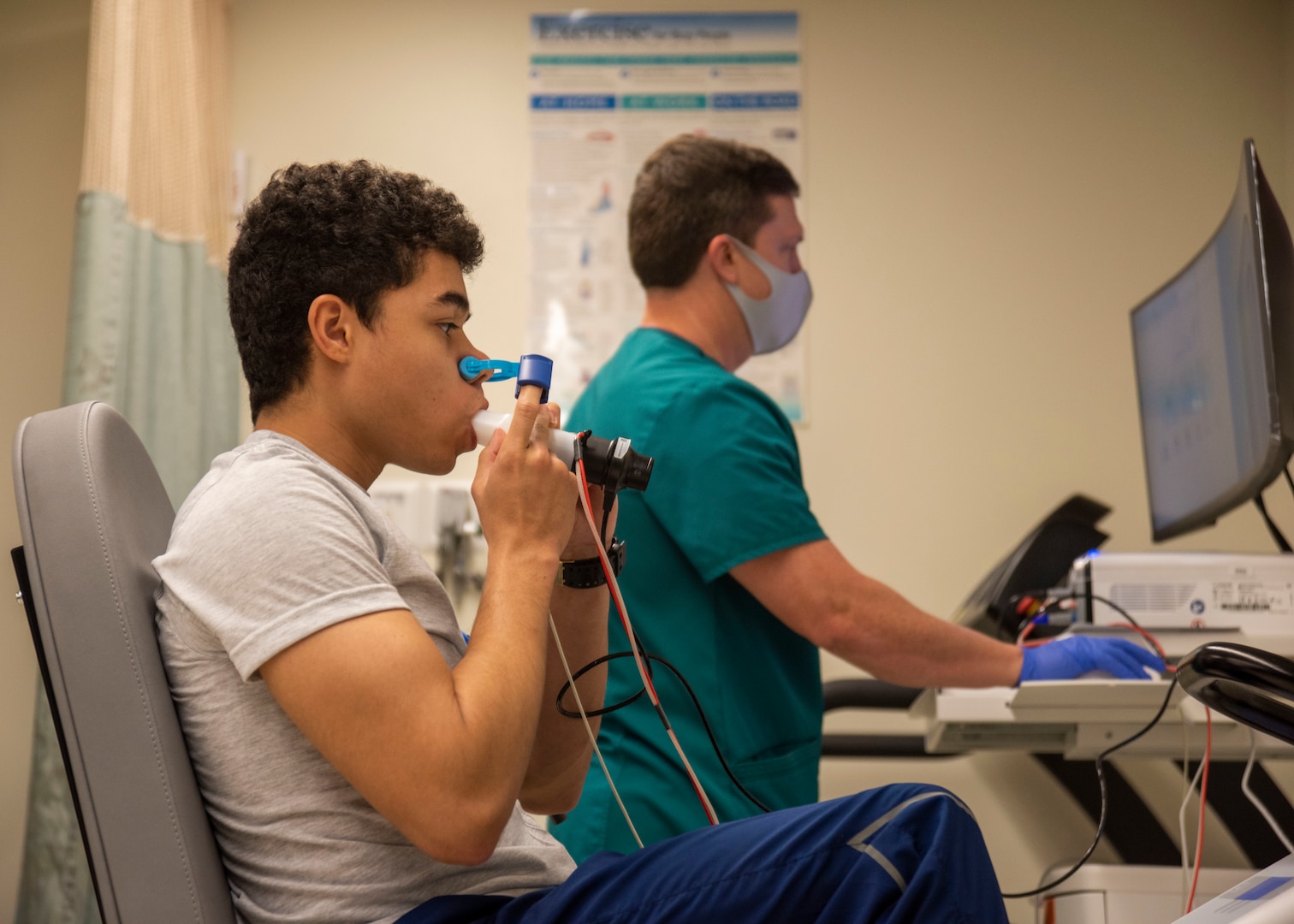 Pulmonary trains with new equipment for a Cardiopulmonary Exercise Test. The CPET is a clinical tool that evaluates exercise capacity and determine cardiac or lung conditions. It assesses the patient's exercise responses involving the pulmonary, cardiovascular and skeletal muscle systems.