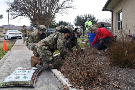 960th Cyberspace Wing additional-duty first sergeants’ symposium participants perform community service at the Joint Base San Antonio-Lackland, Texas, Fisher House, March 7, 2022. The symposium included opportunities for community service and networking to help build strong community relations. (U.S. Air Force photo by Kristian Carter)