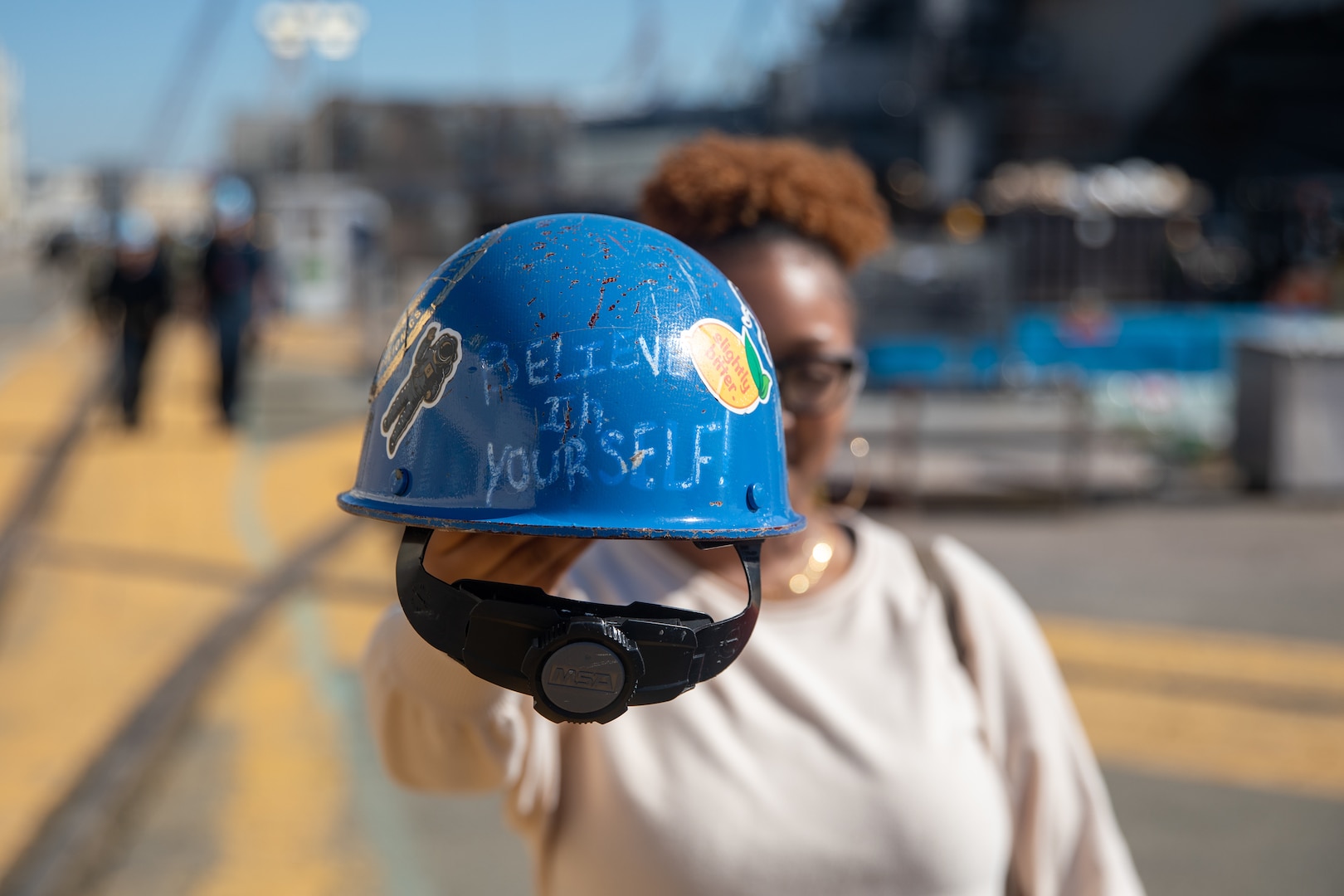 “Believe in yourself.” These are words Insulator Jacqueline Winborne lives by, the phrase etched in her hard hat to echo her beliefs. A recent graduate of the Norfolk Naval Shipyard (NNSY) Apprenticeship Program, she takes on each day staying true to her ideals. Through her service and dedication to the shipyard’s mission and to her team, Winborne was recently nominated for the Virginia Department of Labor (DOL) and Industry’s Division of Registered Apprenticeship Outstanding Apprentice of the Year for 2021 – becoming the third individual from the Insulator Shop (Shop 57) to win the title across the last three years.